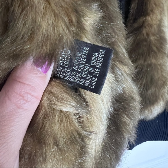 Lisa International Faux Fur Sleeveless - Picture 6 of 7